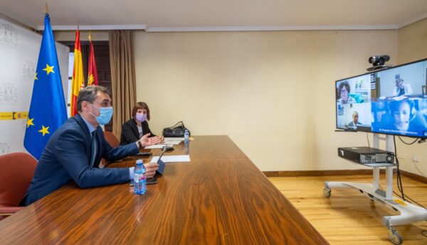 El delegado del Gobierno traslada a víctimas y agresores que, pese al estado de alarma, “no se relajan las medidas de protección a las mujeres víctimas de violencia de género”