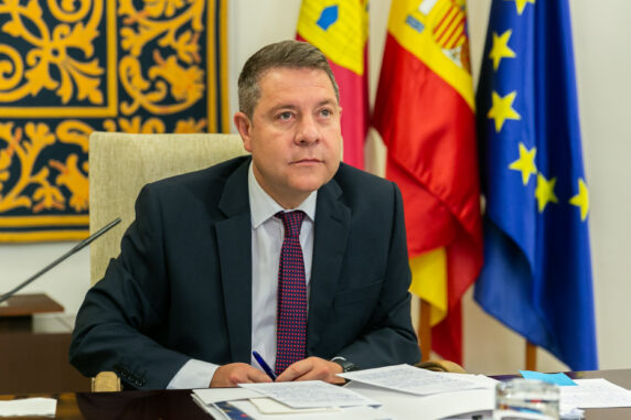 El presidente García-Page se reúne mañana con las cinco diputaciones, la FEMP y los agentes económicos y sociales de la región para consensuar las medias a tomar ante el Estado de alarma