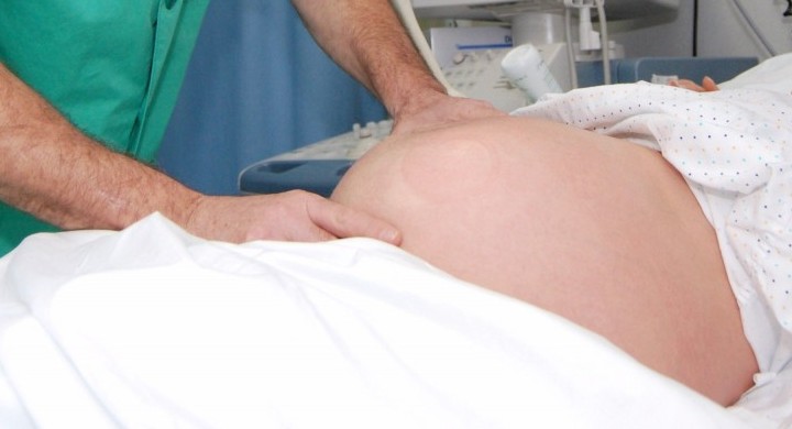 Maternidad y Covid-19:“Reconocido el derecho de una médico embarazada a la baja inmediata por riesgo durante el embarazo ante la exposición a pacientes COVID-19”