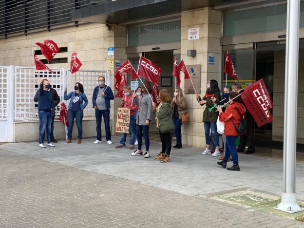 Las trabajadoras de la contrata de la limpieza de la Agencia Tributaria en Toledo inician una huelga indefinida para exigir sus salarios y sus derechos de convenio