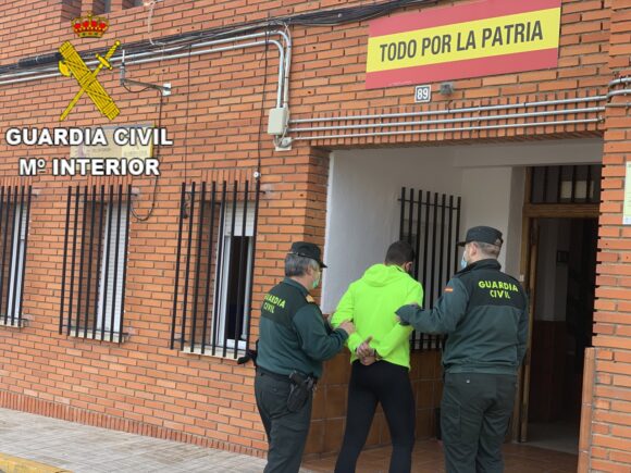 La Guardia Civil ha detenido a un hombre por un delito de robo con violencia cometido en la localidad de Villacañas