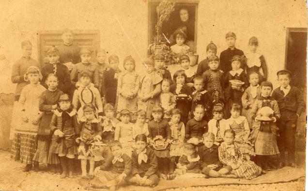 El Gobierno regional pone en marcha la exposición virtual ‘La Educación a través del tiempo’ con más de 50 fotografías históricas sobre la evolución de la Enseñanza en Castilla-La Mancha
