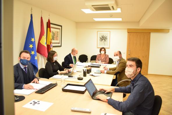 Castilla La Mancha activa una línea de créditos de cinco millones de euros para autónomos y pymes dirigida especialmente a los sectores más afectados por el COVID