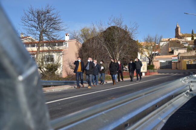 La Diputación invierte 65.000 euros para ampliar la CUV-2174 en el cruce del río Jábaga y mejorar el acceso al municipio