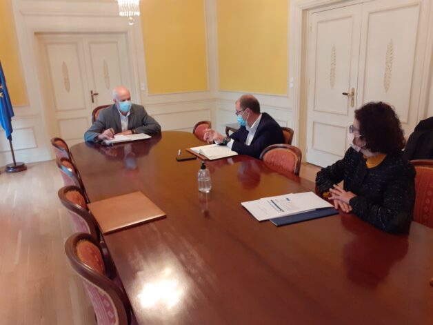 Ceoe Cepyme Cuenca presenta a la subdelegación del gobierno el proyecto para acoger Europa Direct