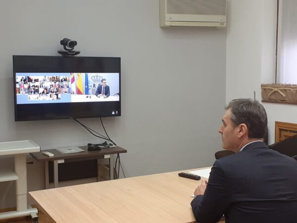 Carmen Calvo insta a delegados y delegadas a seguir manteniendo una dedicación máxima al servicio de la ciudadanía porque son “la voz y las políticas del Gobierno en España”