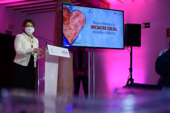 Castilla-La Mancha reconoce los ideales, el trabajo y la valentía de colectivos y profesionales durante la COVID-19