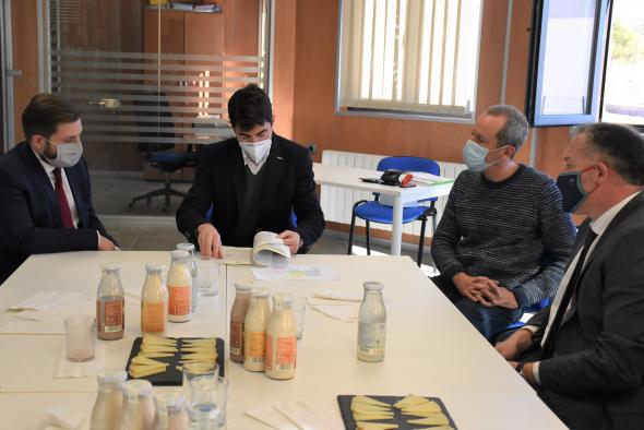 Castilla-La Mancha resolverá la situación urbanística de una docena de polígonos ganaderos de la región