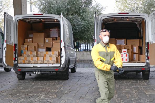 Castilla-La Mancha ha distribuido esta semana cerca de 450.000 artículos de protección para profesionales sanitarios