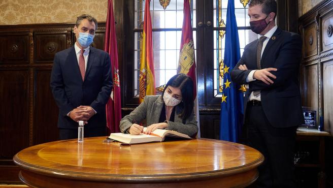La ministra Darias destaca que frente a los 3 años que tardaban en llegar las ayudas por catástrofes, ahora se abonan en 1 año