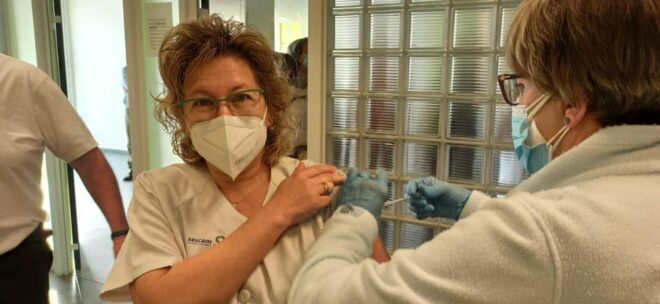 Ya han recibido la primera dosis de la vacuna contra el Covid-19 todos los profesionales sanitarios del CEDT de Tarancón