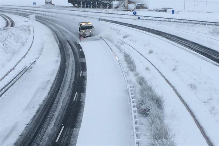 Mitma despliega todos los medios disponibles en infraestructuras del Estado para hacer frente al temporal de nieve