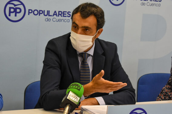 El Gobierno municipal de Dolz e Isidoro lleva al Ayuntamiento a mínimos de actividad con 6000 decretos menos firmados