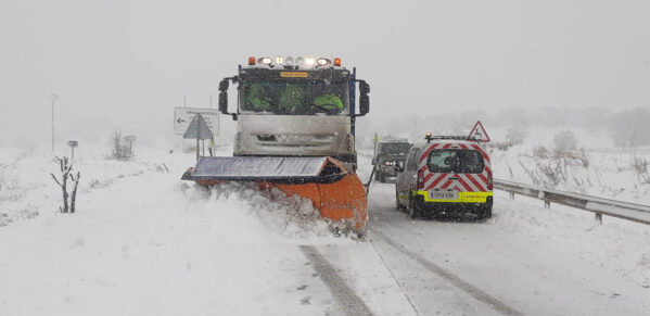 El Gobierno regional afronta el hielo de las carreteras con casi 1.000 toneladas de sal utilizadas hoy en la Red y 3.000 a lo largo de los últimos cuatro días