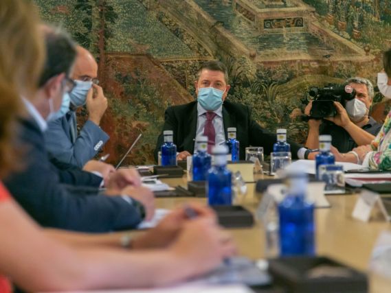 El Ejecutivo de Castilla-La Mancha se reúne este lunes en un Consejo de Gobierno Extraordinario para endurecer medidas ante el avance de la Covid-19 en la región