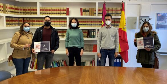 El Gobierno regional entrega dos viviendas de protección oficial en el municipio de El Pedernoso