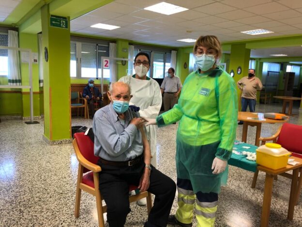 Los residentes y trabajadores de la Residencia Provincial ya han recibido la primera dosis de la vacuna frente al Covid