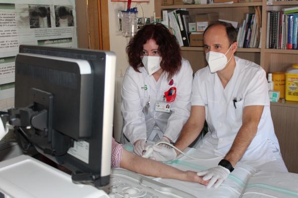 El Hospital de Albacete ha tratado a más de 200 pacientes con infiltración ecoguiada de toxina botulínica para corregir trastornos del movimiento y motores