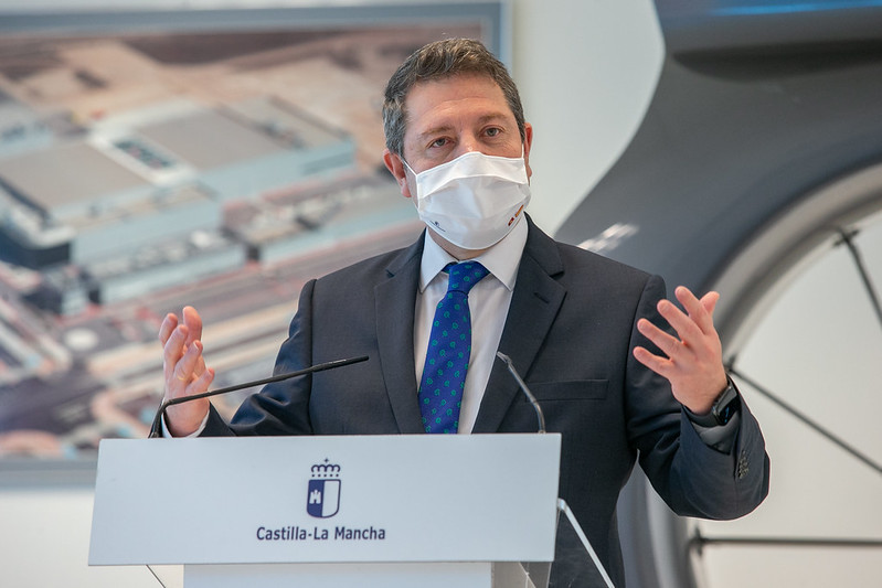 García-Page avanza la adquisición de once equipos de última generación para la detección de las nuevas cepas de coronavirus