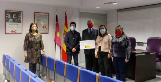 El Colegio de Aparejadores apoya a Cruz Roja en su labor de reducir la brecha digital en la Infancia más vulnerable