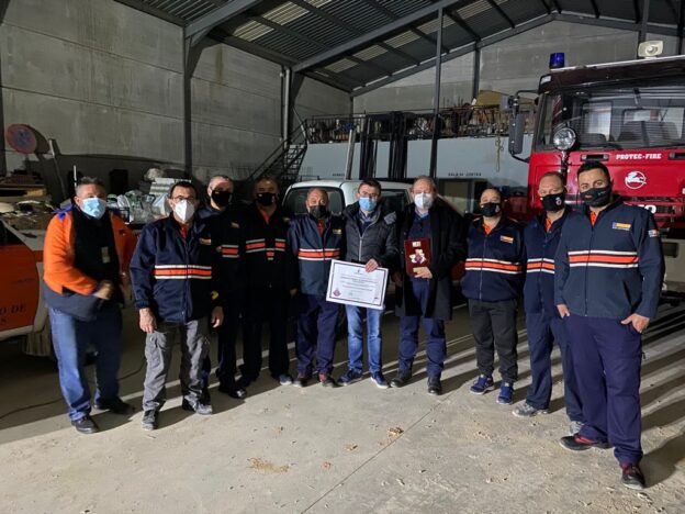 La Junta entrega una bomba eléctrica para inundaciones a la Agrupación de Protección Civil de Las Valeras