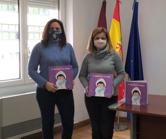 La Junta distribuirá entre los centros educativos de la provincia de Cuenca 250 unidades de ´El Chubasquero de Aurora´