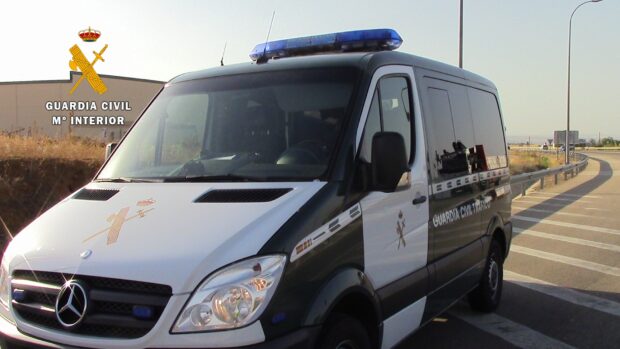 La Guardia Civil de Tarancón investiga a dos conductores que circulaban bajo la influencia de bebidas alcohólicas y pretendieron engañar a los agentes