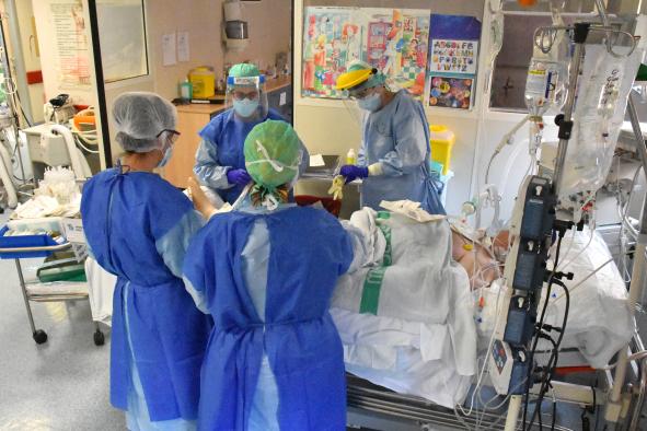 La provincia de Cuenca registra 18 fallecimientos y 456 nuevos contagios por Covid-19 desde el viernes, hay 120 pacientes ingresados y 10 en cuidados intensivos