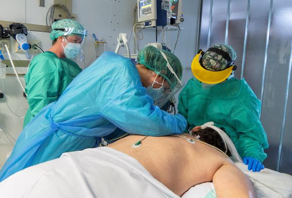 La provincia de Cuenca registra hoy 2 fallecidos y 22 nuevos contagios por Covid-19, disminuye el número de pacientes ingresados hasta los 47 pacientes y 7 se mantienen en cuidados intensivos