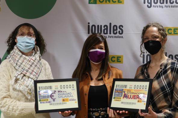 La Junta colabora con la ONCE en su tarea de reivindicación de la igualdad salarial entre mujeres y hombres