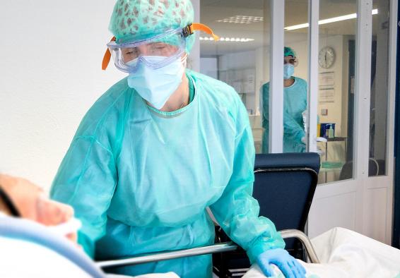 La provincia de Cuenca continúa libre de fallecidos en esta jornada y anota 13 nuevos contagios por Covid, hay 15 pacientes ingresados y 7 en cuidados intensivos