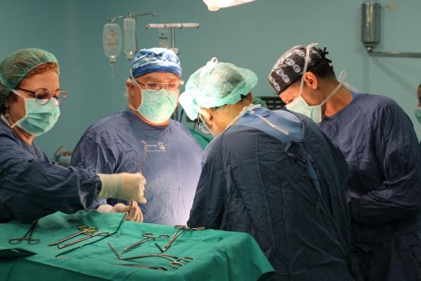 Profesionales del Complejo Hospitalario Universitario de Albacete realizan cinco trasplantes renales en tres días