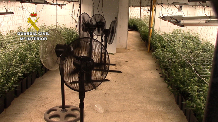 La Guardia Civil localiza la plantación subterránea con mayor capacidad de producción de marihuana hasta la fecha