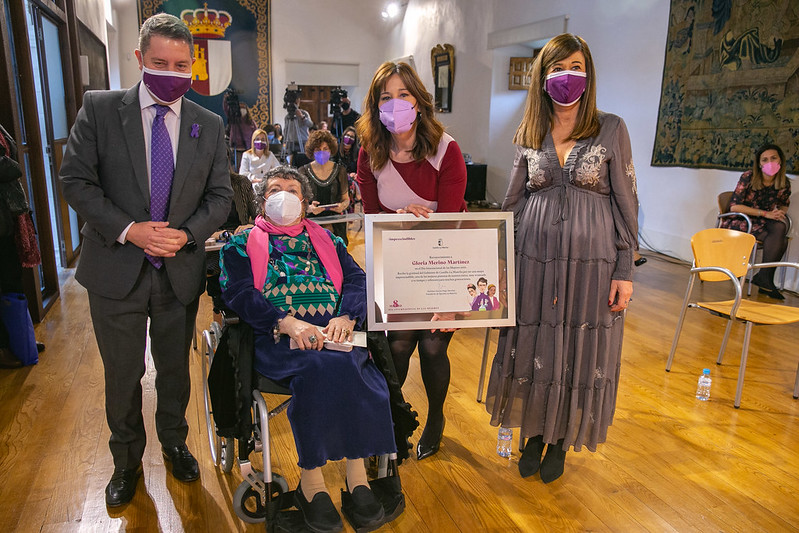 Castilla-La Mancha reconoce “el trabajo y el compromiso imprescindible” de las mujeres durante la pandemia