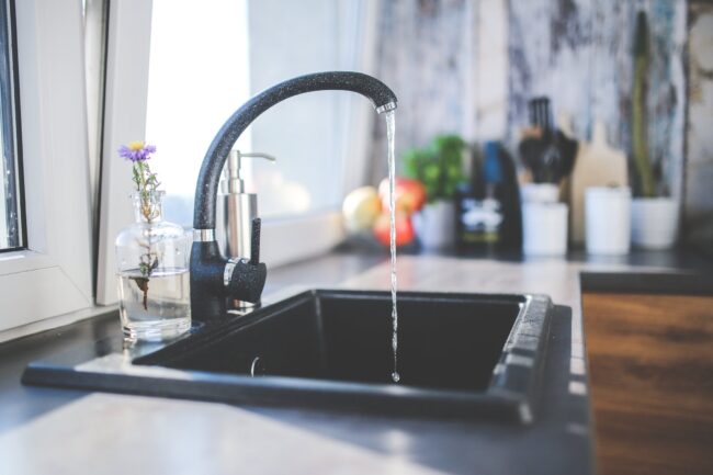 Consejos profesionales de fontanería para ahorrar agua en casa