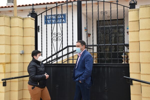 Martínez Chana anuncia la reparación de la carretera que une Torrubia del Campo, El Acebrón y Fuente de Pedro Naharro