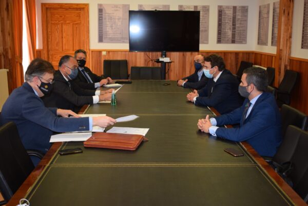 Ayuntamiento, CEOE CEPYME Cuenca y Globalcaja estudian las fortalezas industriales de la localidad para la llegada de nuevas empresas