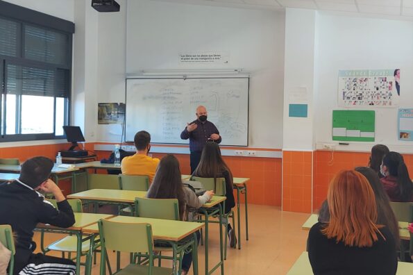 Espirituosos España forma a 80 futuros hosteleros de Cuenca en la promoción del consumo responsable de bebidas alcohólicas