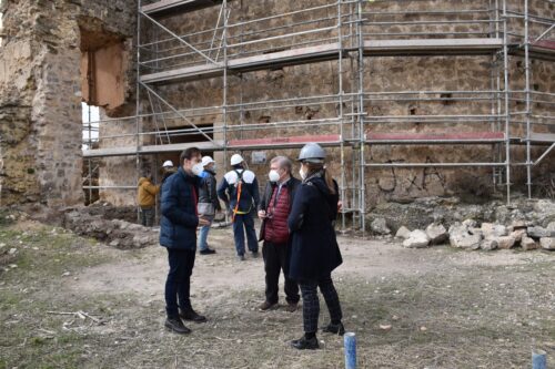 La Diputación comienza las obras de restauración de la torre del homenaje y la muralla del conjunto histórico de Moya