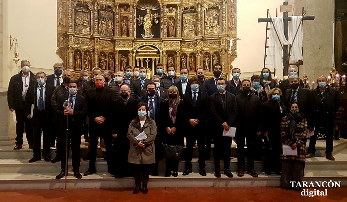 La Hdad. Ntro. Padre Jesús de Nazareno de Tarancón ha presentado hoy su nuevo paso «La Cruz Desnuda de Jerusalén» con la presencia del obispo de la diócesis conquense