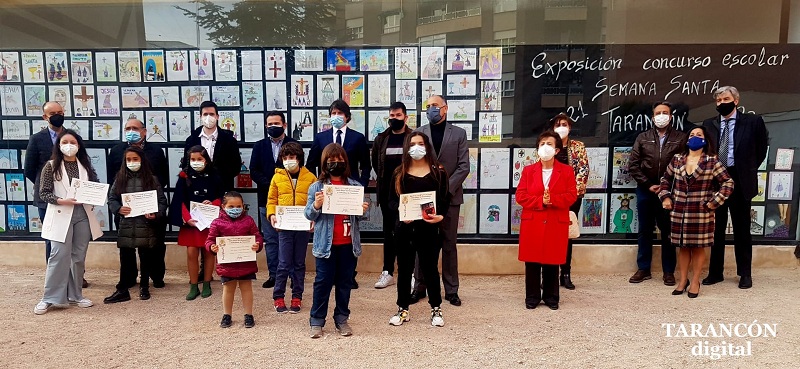 Abiertas las exposición de las obras del Cartel Anunciador de Semana Santa y de dibujo además de los Dioramas de la pasión en los escaparates