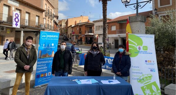 Maroto participa en la recogida de firmas en apoyo a las Fuerzas y Cuerpos de Seguridad del Estado en Casarrubios del Monte (Toledo)