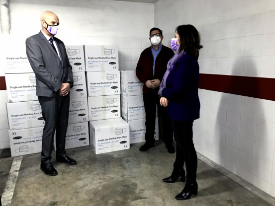 La Subdelegación del Gobierno en Cuenca ha iniciado el reparto de 46.000 mascarillas quirúrgicas para distribuir entre entidades locales y entidades sociales