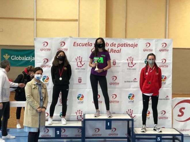 La quintanareña Victoria Ruipérez, doble campeona regional de patinaje freesytle