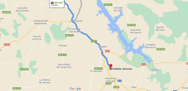 Accidente de tráfico en la A-3 tras el vuelco de un camión de paquetería en Cañada Juncosa