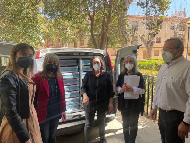 La Junta y el Ayuntamiento de Quintanar del Rey ponen en marcha un servicio de comidas a domicilio para personas mayores
