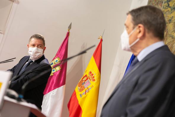Castilla-La Mancha inmunizará a la comunidad educativa antes de lo previsto inicialmente y la semana que viene comenzará a vacunar a las Fuerzas y Cuerpos de Seguridad del Estado en grandes espacios