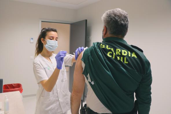 Castilla-La Mancha inicia la vacunación frente a la Covid-19 de las Fuerzas y Cuerpos de Seguridad del Estado
