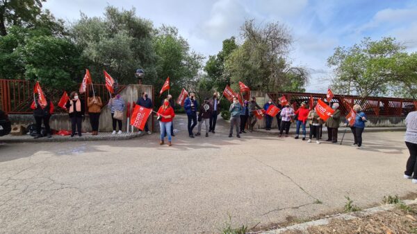 Las trabajadoras de la Limpieza del Parque Nacional de Cabañeros se concentran por última vez ante los impagos de Edifica Vías e Infraestructuras