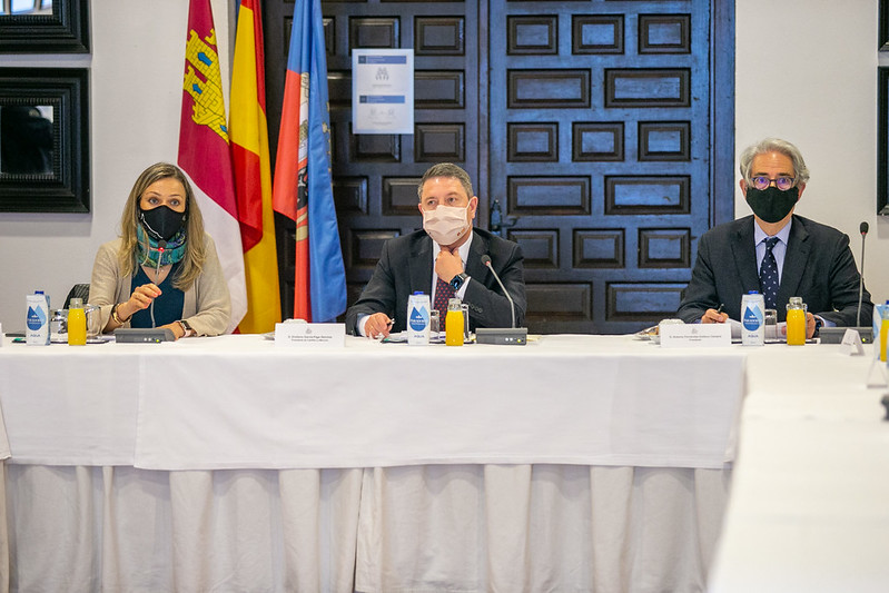García-Page avanza 100.000 vacunaciones para la próxima semana y la inmunización de la población mayor de 60 años “a mitad de junio”